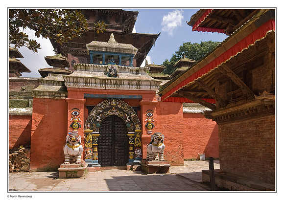 Kathmandu - Durbar Square - Taleju Temple (1564) - Lion Gate